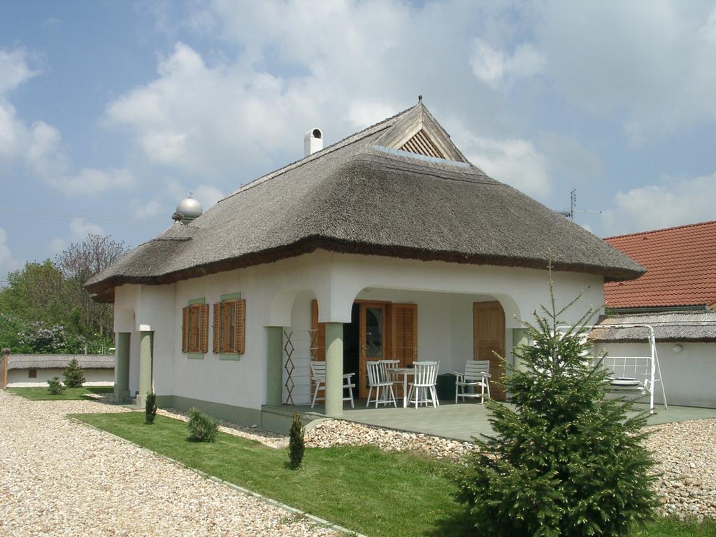 Csenye Vendeghaz Hotel Exterior photo
